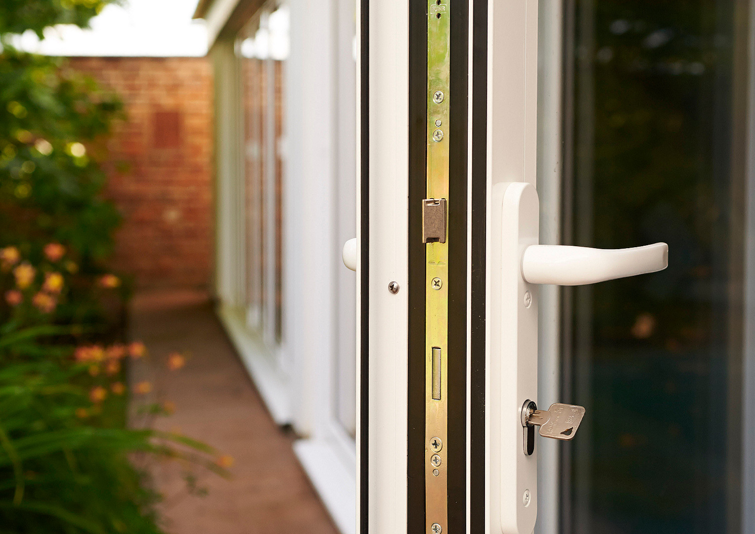 aluminium bi-fold doors security southampton